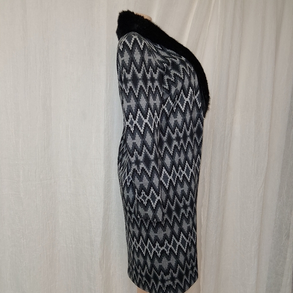 INC International Concepts Wimen Size S Black and Gray Zigzag Cape - Picture 7 of 16